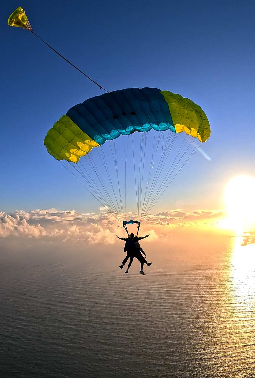 sunset-parachute